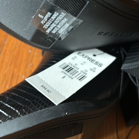 NWT Express cowboy booties - Picture 6 of 7